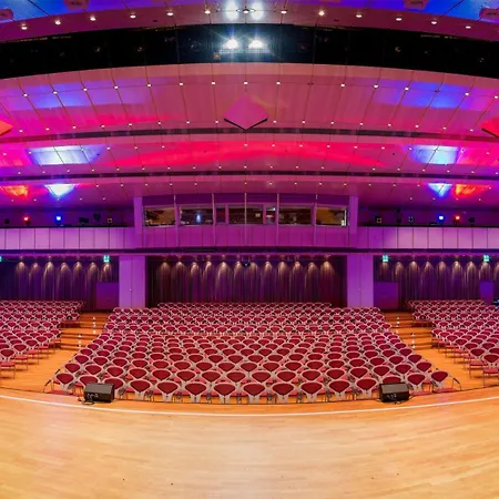 Western Palatin Kongresshotel فندق فيسلوخ