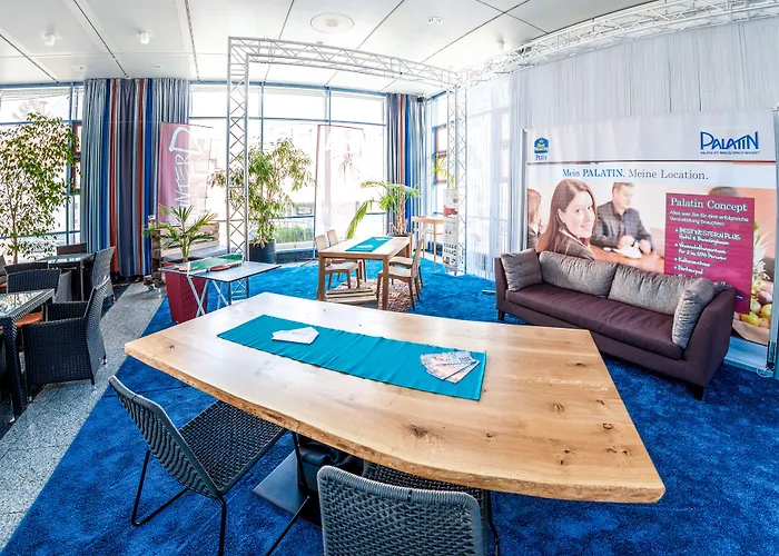 Western Palatin Kongresshotel فندق فيسلوخ