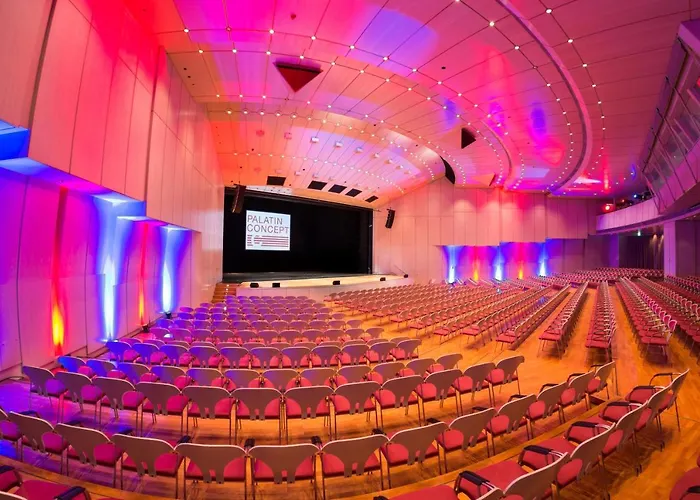 Western Palatin Kongresshotel 4* فيسلوخ